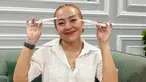 Meski sempat takut melihat hasil test pack, Mpok Alpa akhirnya mengumumkan kehamilan anak kembarnya melalui akun media sosial. Wanita kelahiran 1987 itu memamerkan hasil dua test pack kehamilannya. Senyum bahagia pun terpancar dari wajahnya. (Liputan6.com/IG/@nina_mpokalpa)