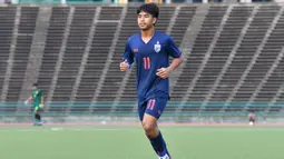 Chatmongkol Rueangthanarot, pemain milik Chonburi FC yang telah tampil 3 kali dari 4 laga Timnas Thailand U-22 di SEA Games 2023 dengan torehan 3 assist ini juga memiliki nilai pasar sebesar 250 ribu euro atau setara Rp4,03 miliar. (@fathailandofficial)