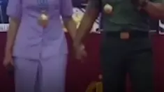 Ketua Umum Dharma Pertiwi sekaligus istri Panglima TNI yakni Hetty Andika Perkasa, memberikan wejangan kepada Calon Perwira Remaja (Capaja) Akademi TNI dan Akademi Kepolisian. Di hadapan ratusan Capaja yang hadir di Mabes TNI di Cilangkap, Hetty pun ...