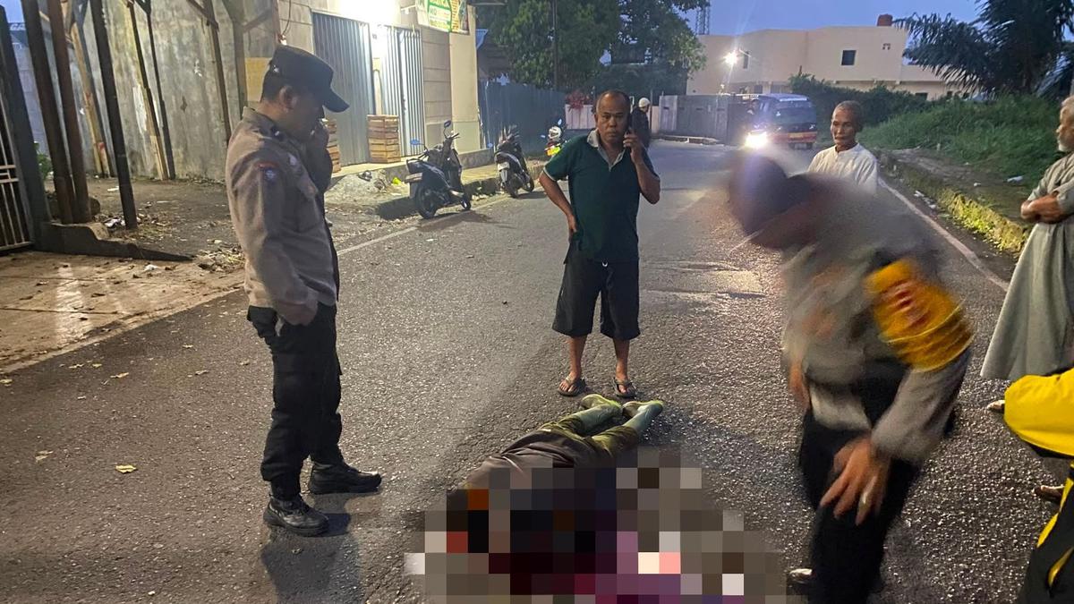Jasad Pria Bersimbah Darah Ditemukan di Tengah Jalan Sukabumi