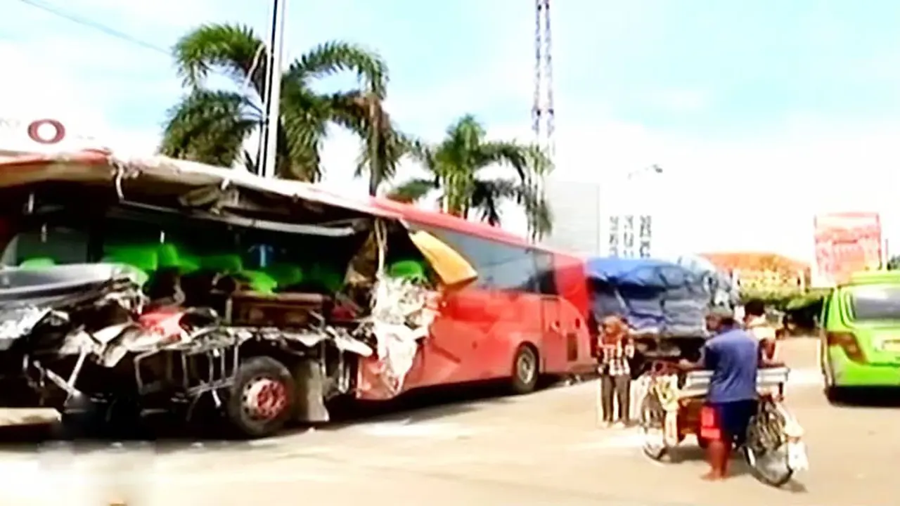 (Lip6 Siang) Laka-Bus