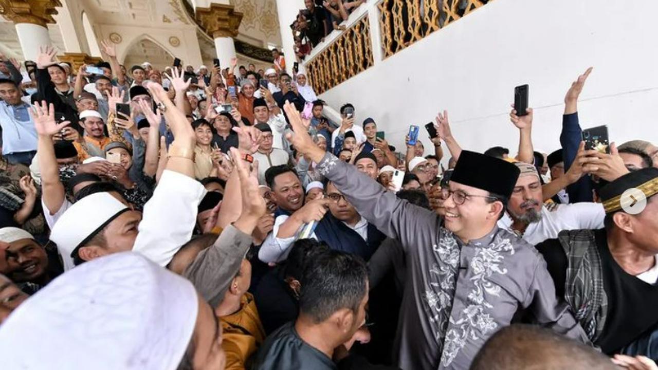 Anies Baswedan terus melancarkan konten politiknya ke sejumlah wilayah di Indonesia. Lewat akun Instagram pribadinya, hari ini saja sudah ada tiga konten yang ia unggah (Aniesbaswedan)