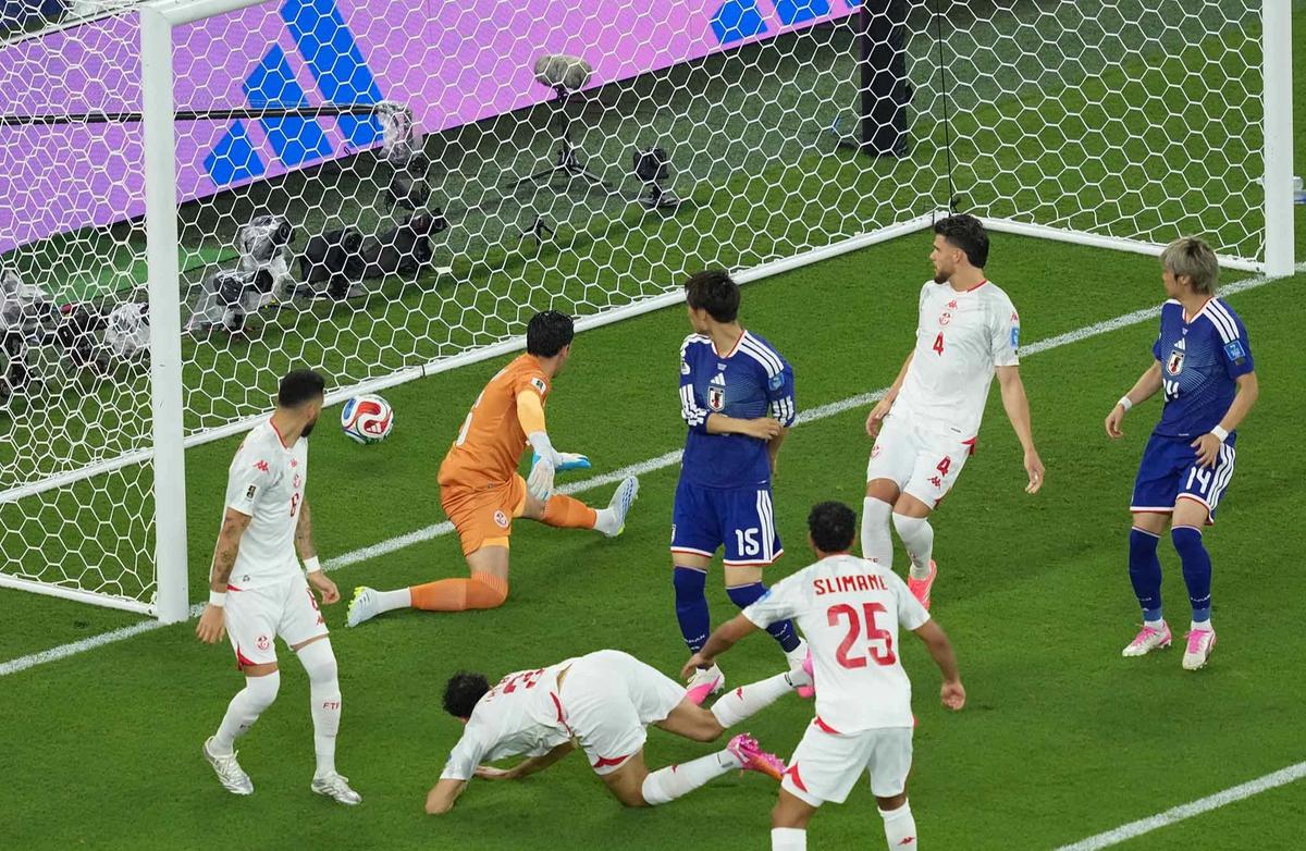 FOTO: Jepang Lolos ke 32 Besar Usai Hajar Tunisia