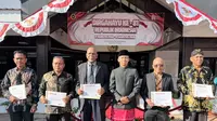 HUT ke-81 RI, KBRI Paramaribo Beri Penghargaan ke 2 WNI dan 3 Warga Suriname
