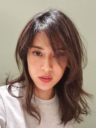Gaya Rambut Baru Dian Sastrowardoyo Bernostalgia ke Masa 