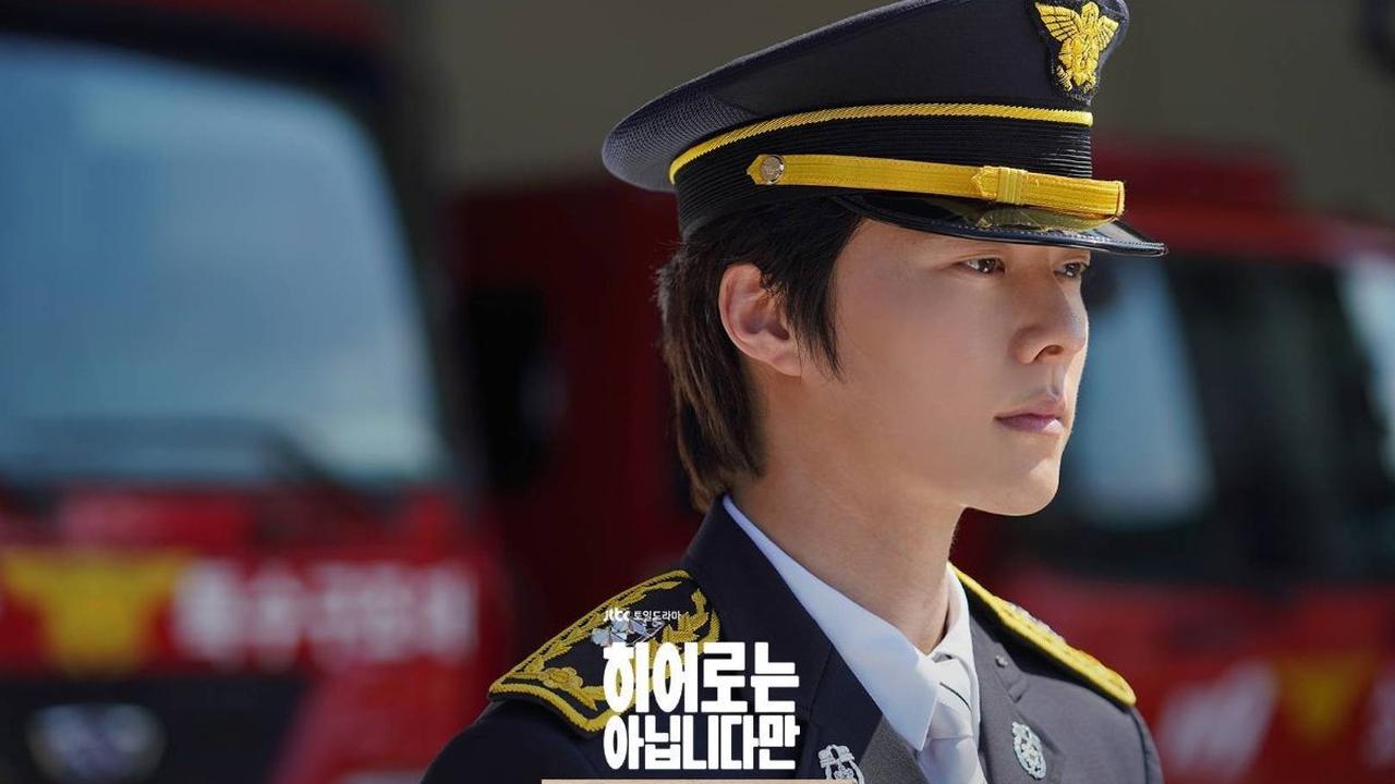Dalam pemeran utama, Jang Ki Yong berperan sebagai Bok Gwi-Joo, yang memiliki kemampuan perjalanan waktu ke masa lalu.