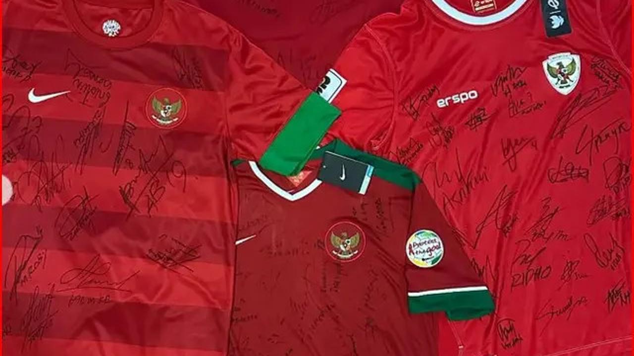 Keren, Orang ini Punya Koleksi Jersey Timnas Indonesia dari 1938 hingga 2024