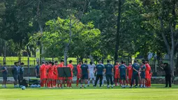 Seperti diketahui, Skuad Garuda Muda harus pulang lebih cepat pada Piala AFF U-17 2026 setelah hanya puas menduduki peringkat ketiga klasemen Grup A. (Bola.com/Bagaskara Lazuardi)