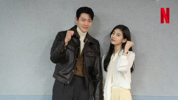 Bae Suzy dan Kim Woo Bin pembacaan naskah untuk drama All the Love You Wish For. (Twitter,com/@netflixKR)