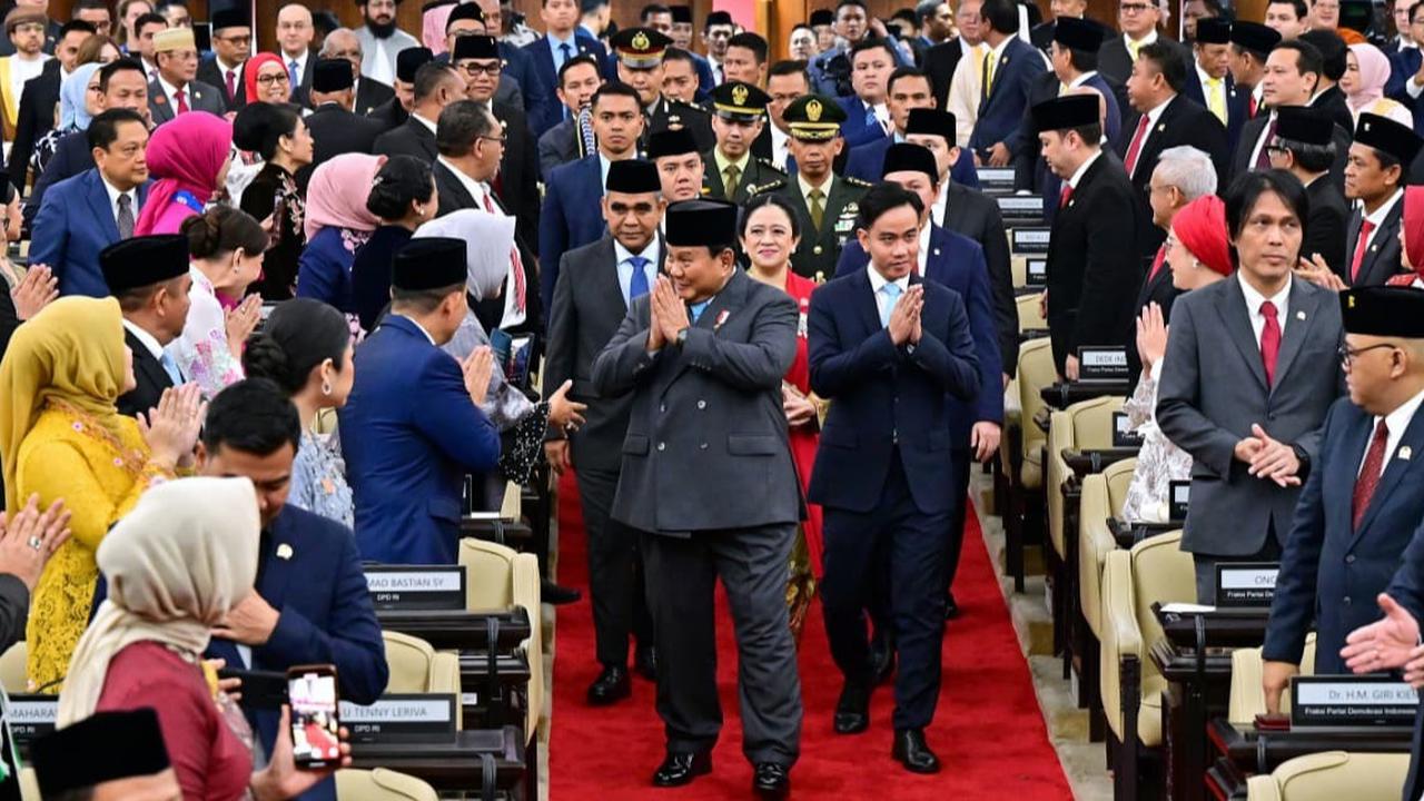 VIDEO: Beda Sikap Cara Gibran Sambut SBY Hingga Try Sutrisno Jelang Upacara HUT Ke-80 RI