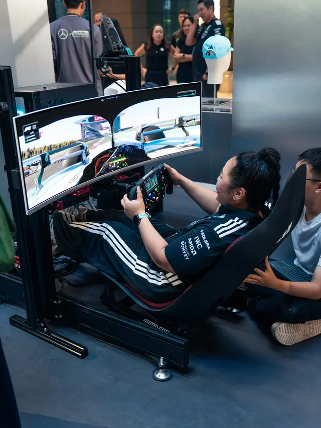 Dukung Atlet, Adidas x Mercedes-AMG Petronas F1 Pamerkan Apparel yang Maskulin di Jakarta