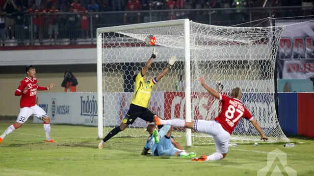Bali United vs Persela