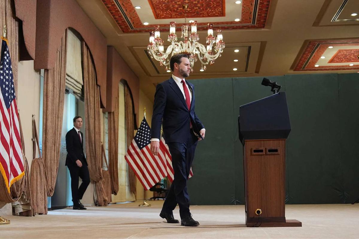FOTO: JD Vance tinggalkan Islamabad usai perundingan Iran buntu