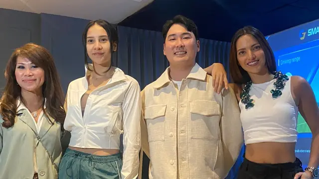 Anya Geraldine dan Nia Ramadhani.