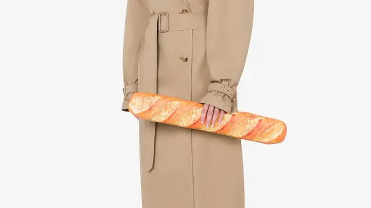 6 Potret Koleksi Tas Nyentrik Moschino, dari Tas Seledri Rp70 Juta hingga Tas Roti Baguette Rp18 Juta