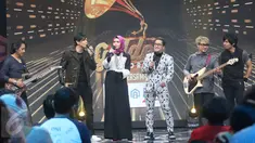 Grup band GIGI saat menjadi bintang tamu spesial dalam program Golden Memories Indosiar bersama Bank BTN di Studio 1 Indosiar, Daan Mogot, Jakarta, Sabtu (03/12). (Liputan6.com/Immanuel Antonius)