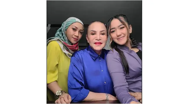 6 Potret Penampilan Terbaru Mpok Atiek Pasca 21 Kali Operasi Pengangkatan Silikon