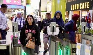 Perjalanan kereta api dari Stasiun Gambir tetap berjalan normal. (KAI)