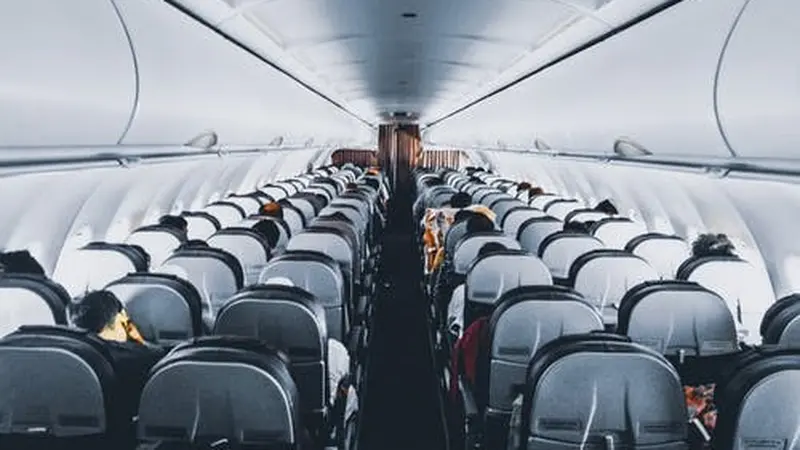 Kursi Terisi Penuh, Penumpang Pesawat Maskapai Thailand Gagal Jaga Jarak