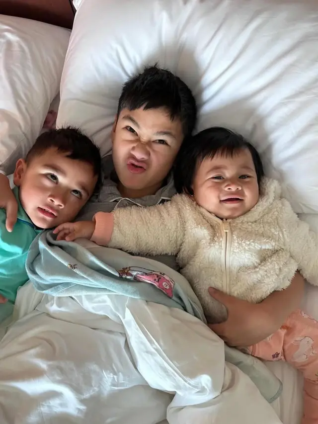 Potret harmonis Rafathar, Rayyanza, dan Lily. (credit: instagram.com/raffinagita1717)