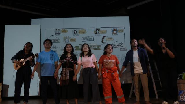 Unik, Aksi Para Pemuda Suarakan Isu Perubahan Iklim Lewat Seni Teater Forum
