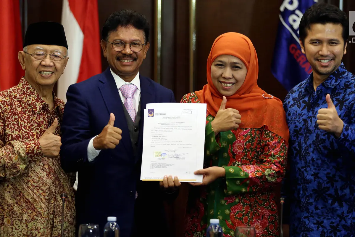 FOTO: Resmi Diusung Partai NasDem, Khofifah dan Emil Senyum Semringah
