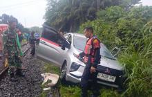 Tragedi Perlintasan Tanpa Palang Pintu: Minibus Tertabrak Kereta Api di OKU, Satu Korban Tewas