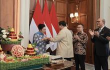 Momen Langka! Presiden Prabowo Subianto Rayakan Ulang Tahun ke-74 dengan Tumpengan di Istana, Dihadiri Keluarga dan Kabinet