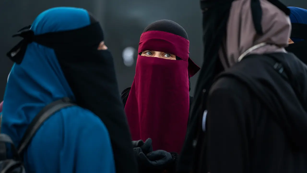Protes Larangan Cadar, Wanita Muslim Denmark Gelar Aksi Penolakan