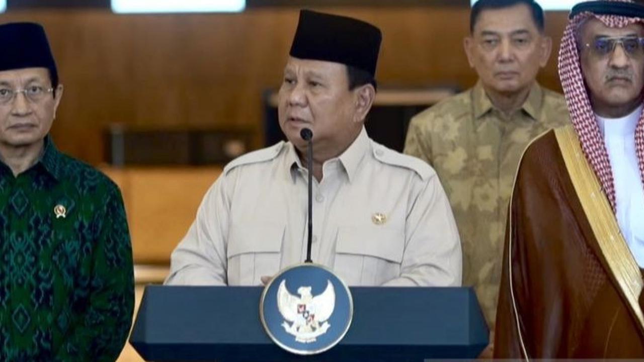 VIDEO: Prabowo Tegas Depan Menteri "Saya Dibilang Presiden Boneka Dikendalikan Pak Jokowi"