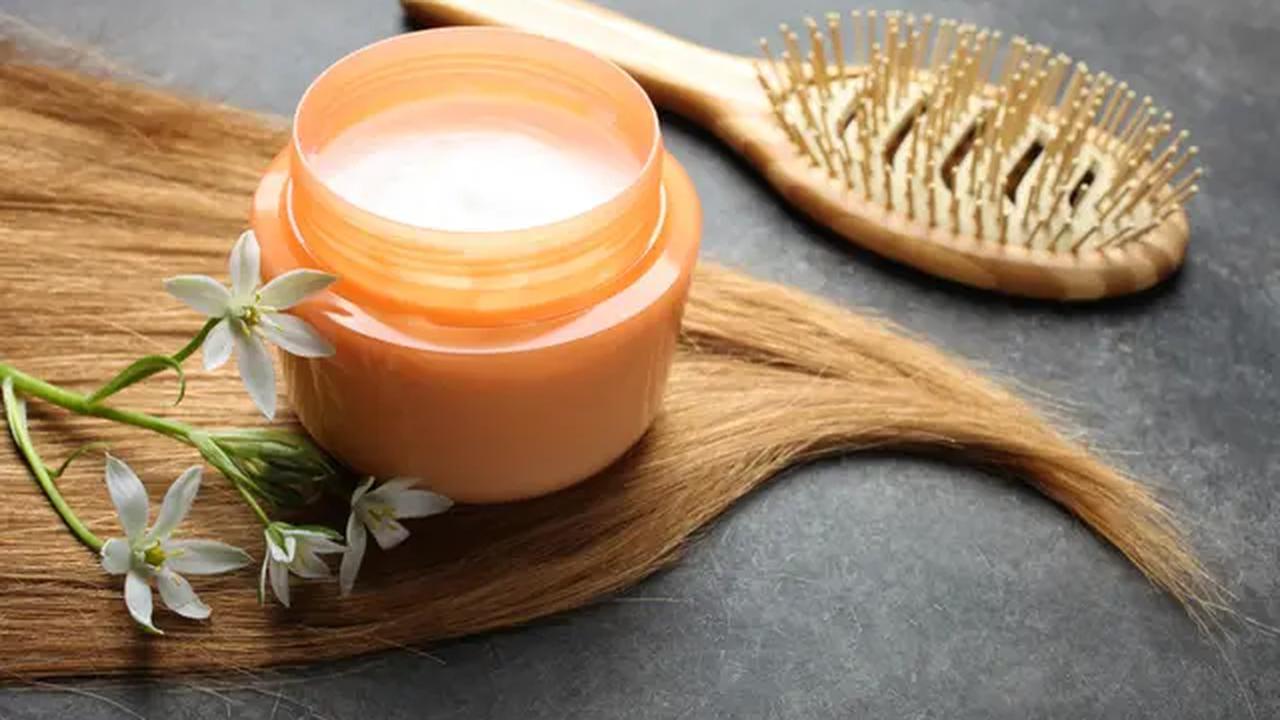 Masker rambut rontok. (c) Shutterstock/Studio KIWI