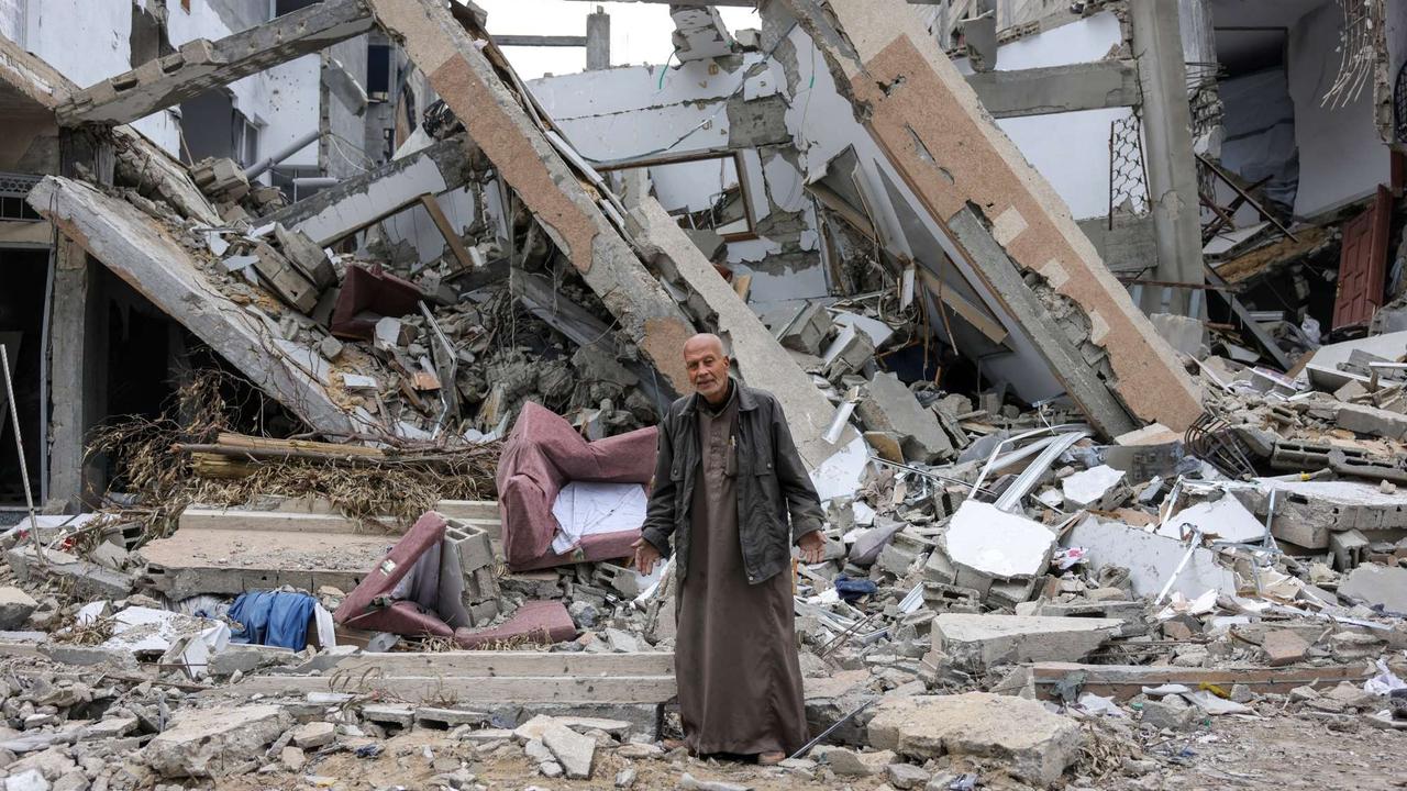 Potret pilu warga Palestina dan rumahnya yang hancur lebur akibat serangan Israel di Jalur Gaza