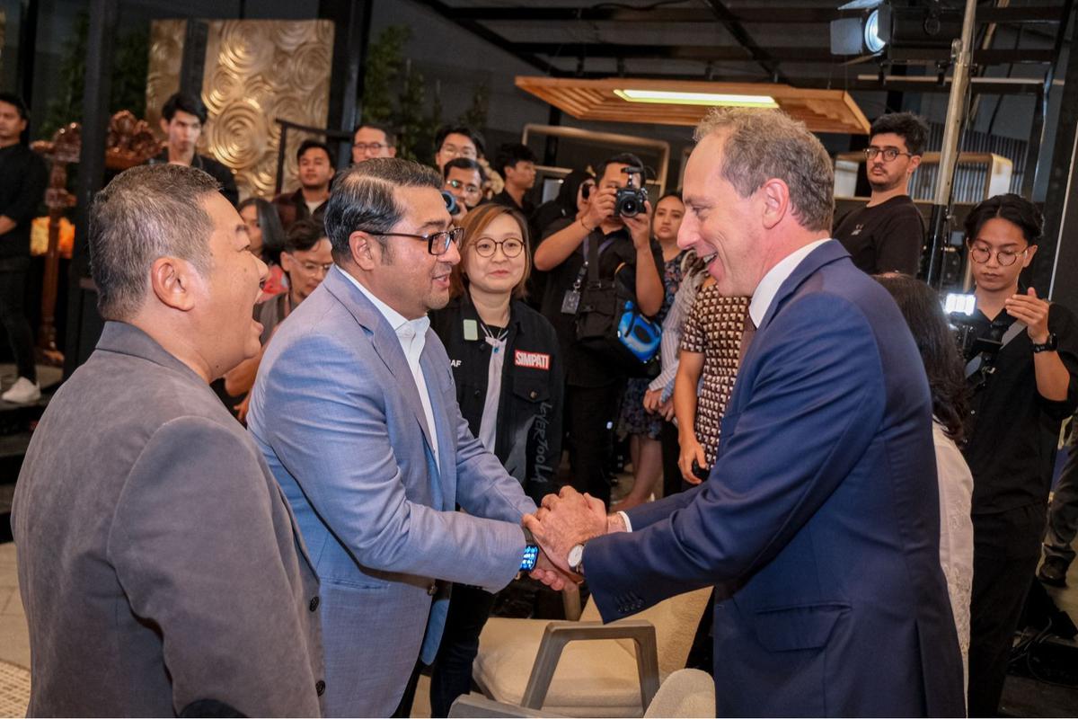 Menteri Ekonomi Kreatif (Ekraf) Teuku Riefky Harsya saat membuka Indonesia Design Week (IDW) 2025