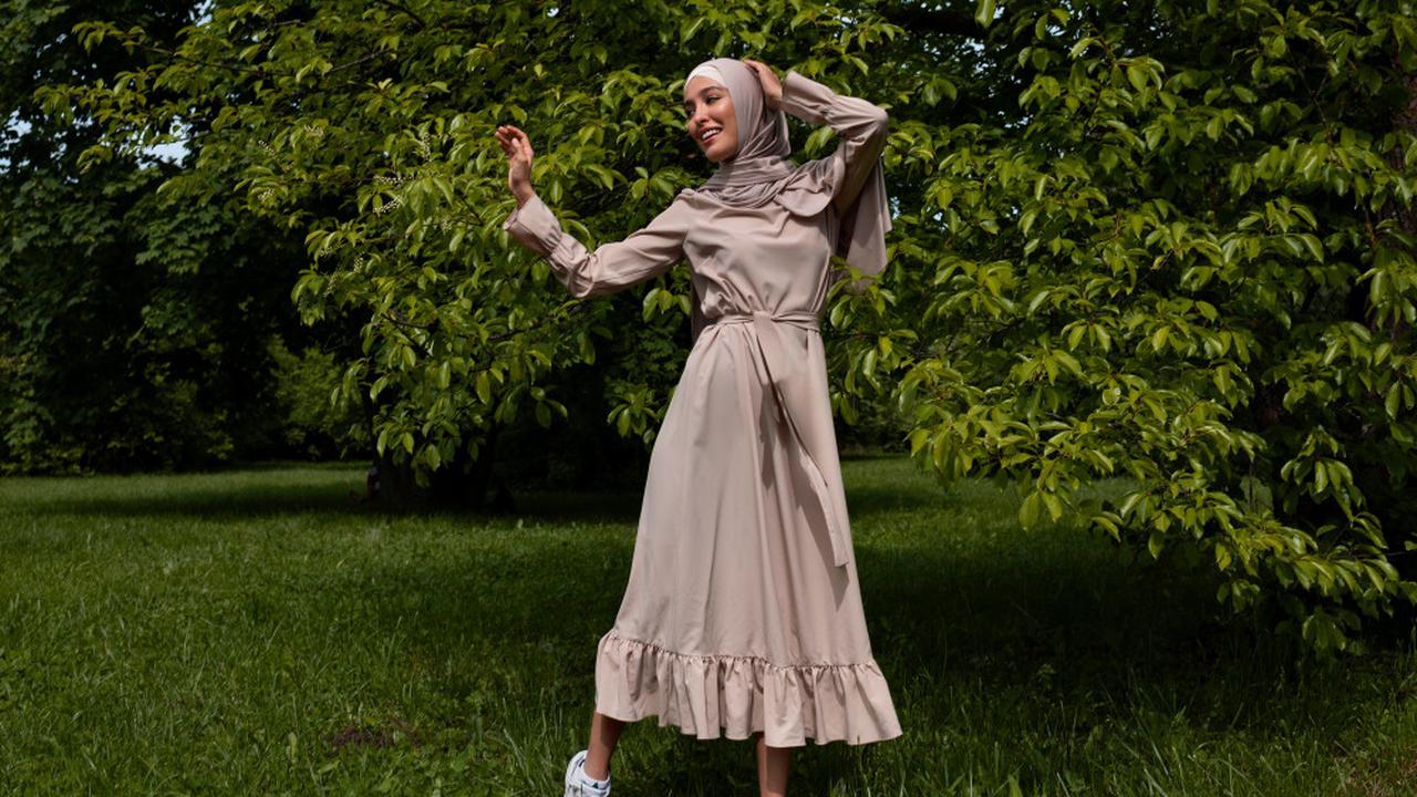 Tampil Maksimal Saat Lebaran, Ini Inspirasi Makeup yang Match dengan Warna Outfit