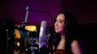7 Potret Manis Lyodra Ginting Hadiri Ulang Tahun Randy Martin, Disebut Netizen Mulai Go Public?