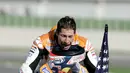 Nicky Hayden saat merayakan keberhasilan meraih gelar Juara Dunia MotoGP bersama Honda di Valencia, Spanyol, (29/10/2006). Nicky meninggal akibat kecelakaan sepeda di Italia. (AP/Bernat Armangue, File)