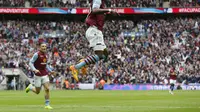 Aston Villa Pasrah Bila Liverpool Tebus Klausul Benteke