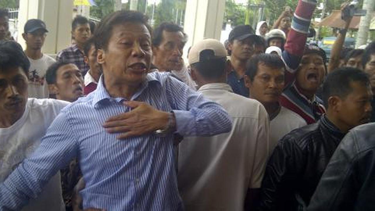 Mantan kopral ngamuk, sidang pemotongan bambu berakhir ricuh
