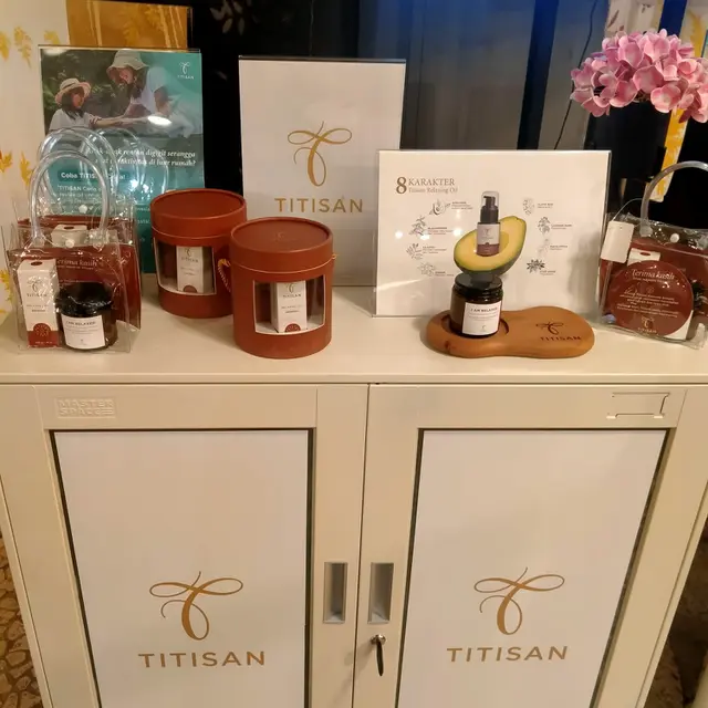 Titisan Essential oil