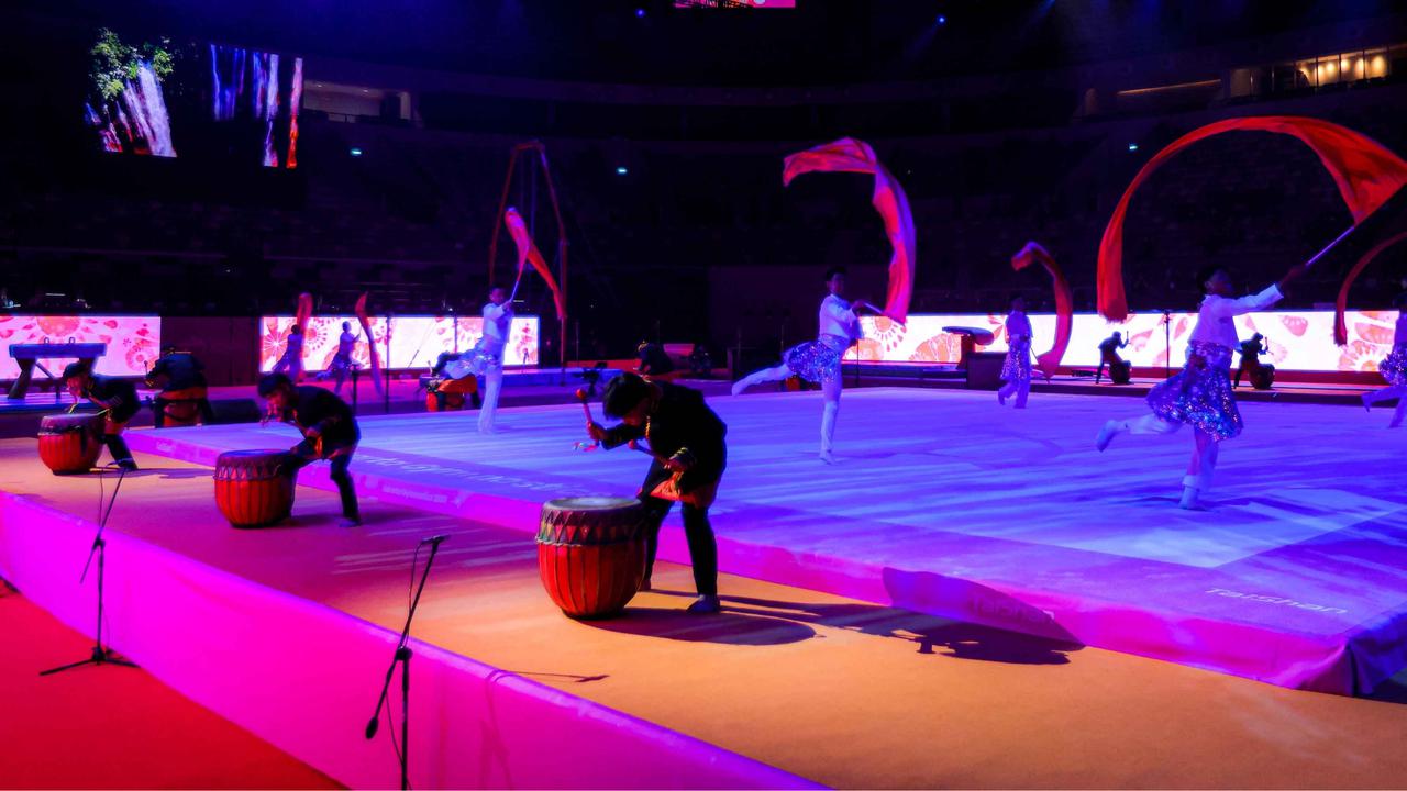 FOTO: Kejuaraan Dunia Gimnastik 2025 Resmi Dibuka, Penuh Warna dan Momen Haru untuk Mendiang Naufal Takdir