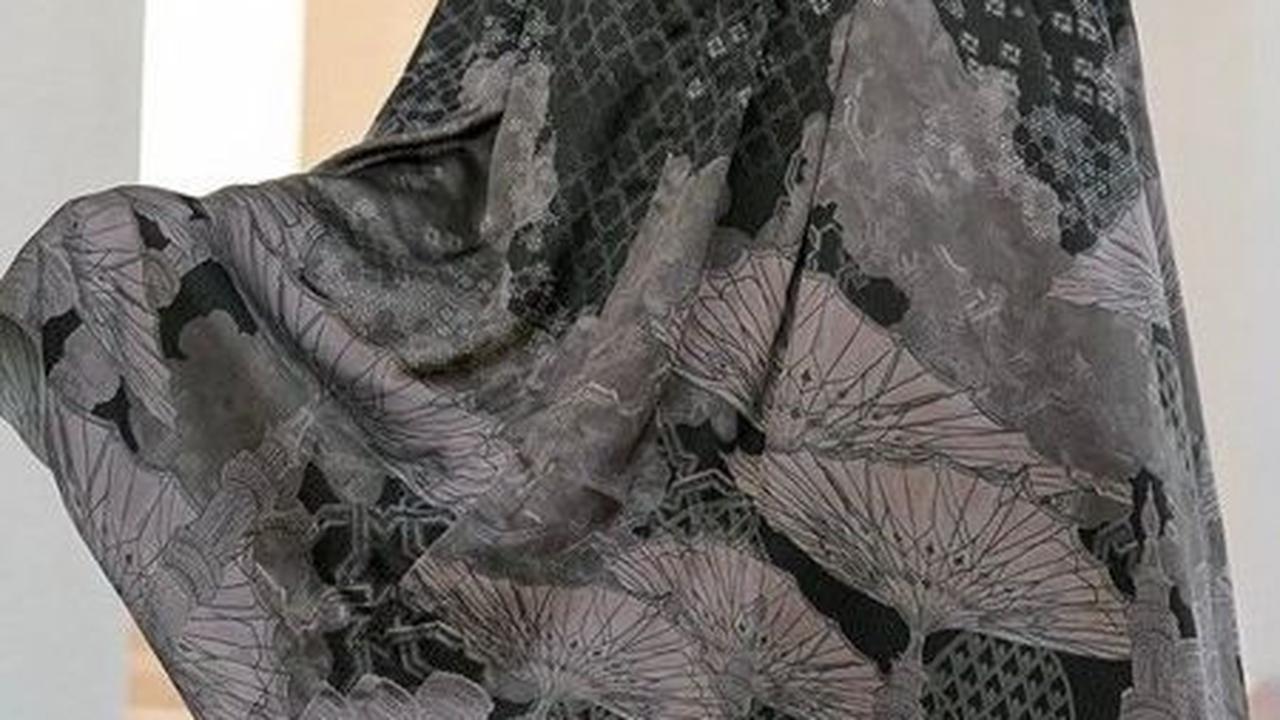 5. Medina 2 Prayer Robe: Keindahan Tanah Suci