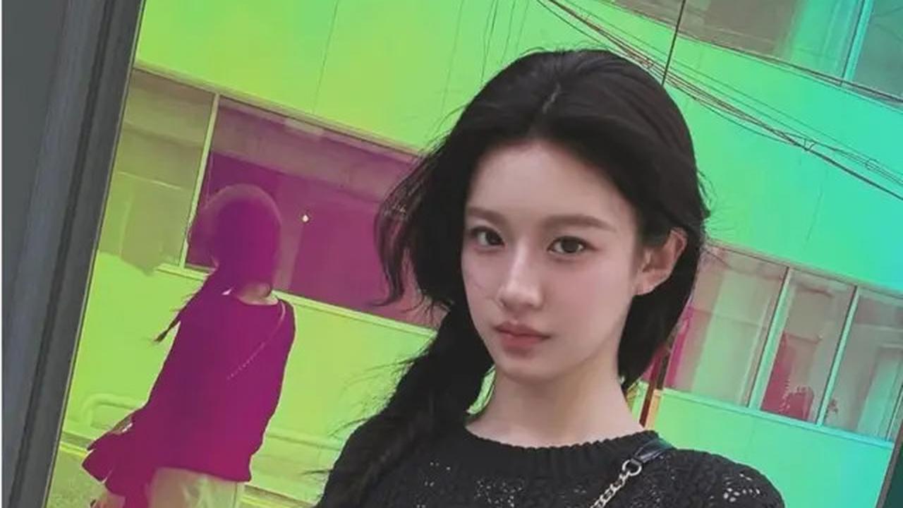 8 OOTD Human Chanel Go Youn Jung Pemeran Oh Yi Young di Drakor Resident Playbook