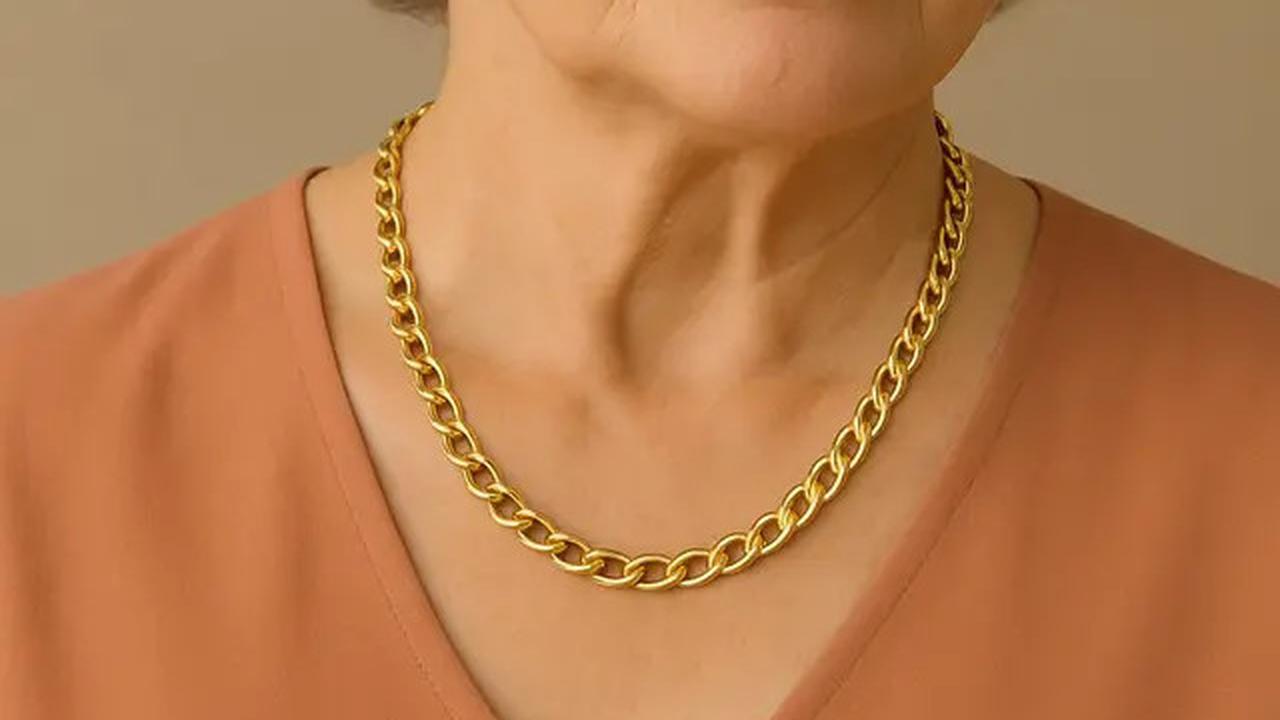 Kalung Emas Tipis atau Tebal? Ini Trik Sesuaikan dengan Bentuk Leher dan Outfit