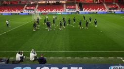 Latihan menjadi persiapan jelang laga UEFA Nations League Liga A Grup A2 melawan Israel di Bozsik Arena, Budapest. (FRANCK FIFE/AFP)