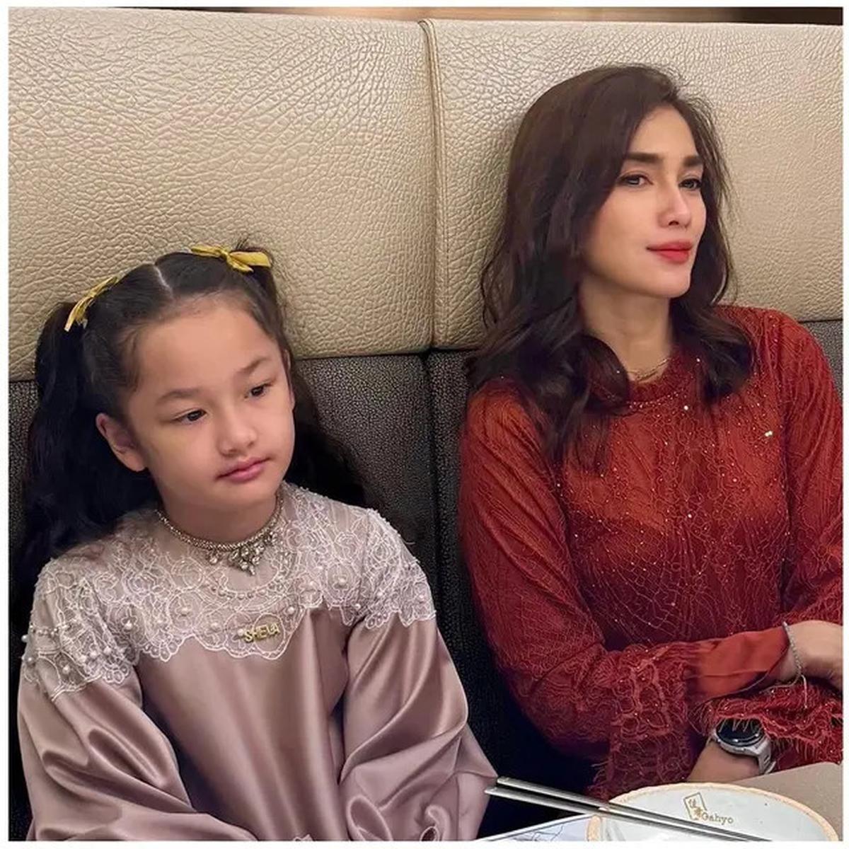 6 Potret Quality Time Ussy dan Sheva, Putri Bungsu Kian Cantik di Usia 8 Tahun