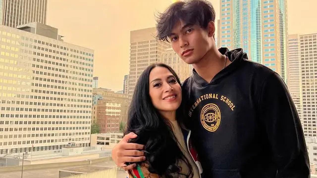 6 Potret Diah Permatasari dan Si Bungsu Marciano Nicholas, Bestie Banget Kayak Kakak Adik