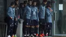 Para pemain FC Porto bersiap mengikuti sesi latihan tim di tempat latihan Olival di Vila Nova de Gaia (16/2/2021). Porto akan bertanding melawan Juventus pada leg pertama babak 16 besar Liga Champions di Estadio do Dragao. (AFP/Miguel Riopa)