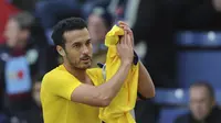 Winger Chelsea Pedro Rodriguez meninggalkan pertandingan melawan Burnley akibat cedera. (AP Photo/Rui Vieira)