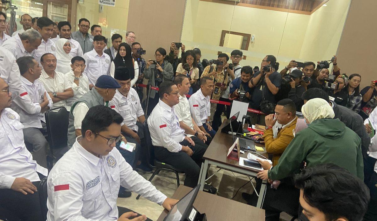 Namun Timnas AMIN enggan membocorkan apa saja fakta tersebut dan meminta publik melihatnya bersama saat proses persidangan.<br>