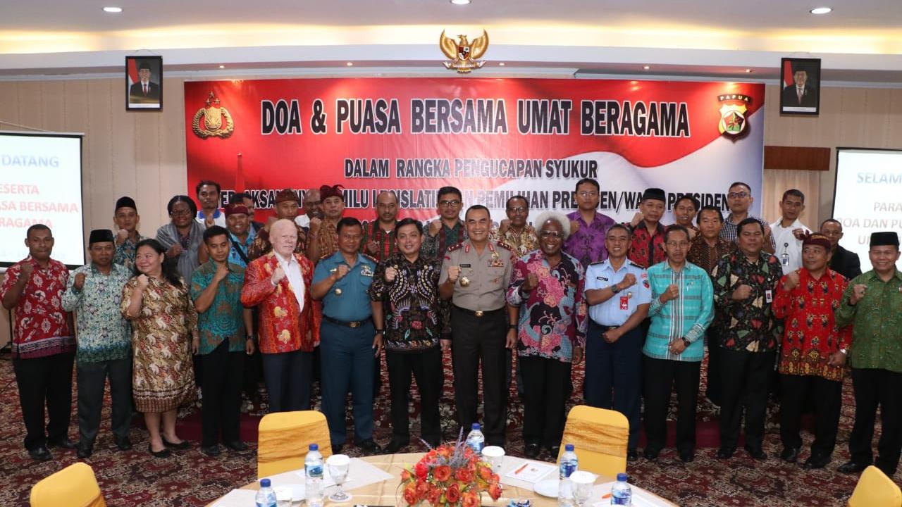 Doa syukur lintass agama Pemilu damai di Papua